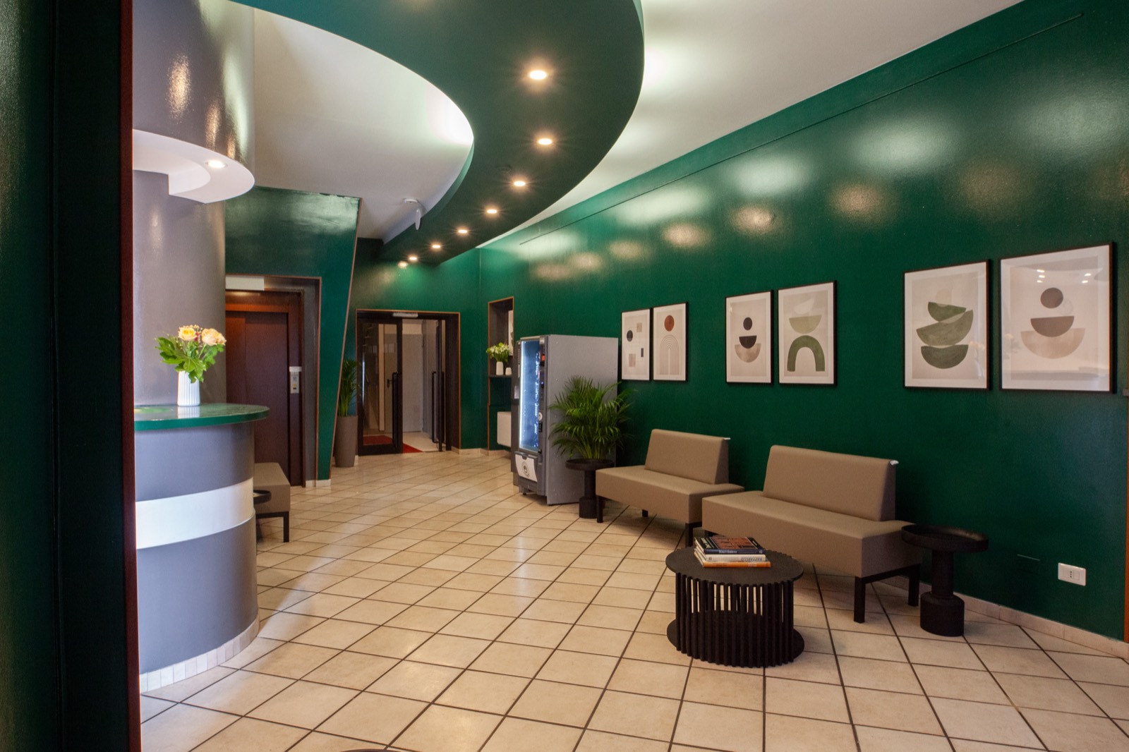 RRRapido Hotel, la hall